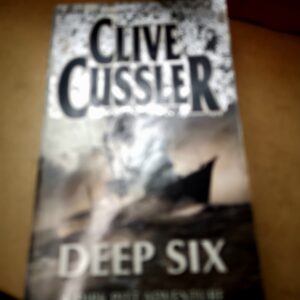 CLIVE CUSSLER - Deep Six